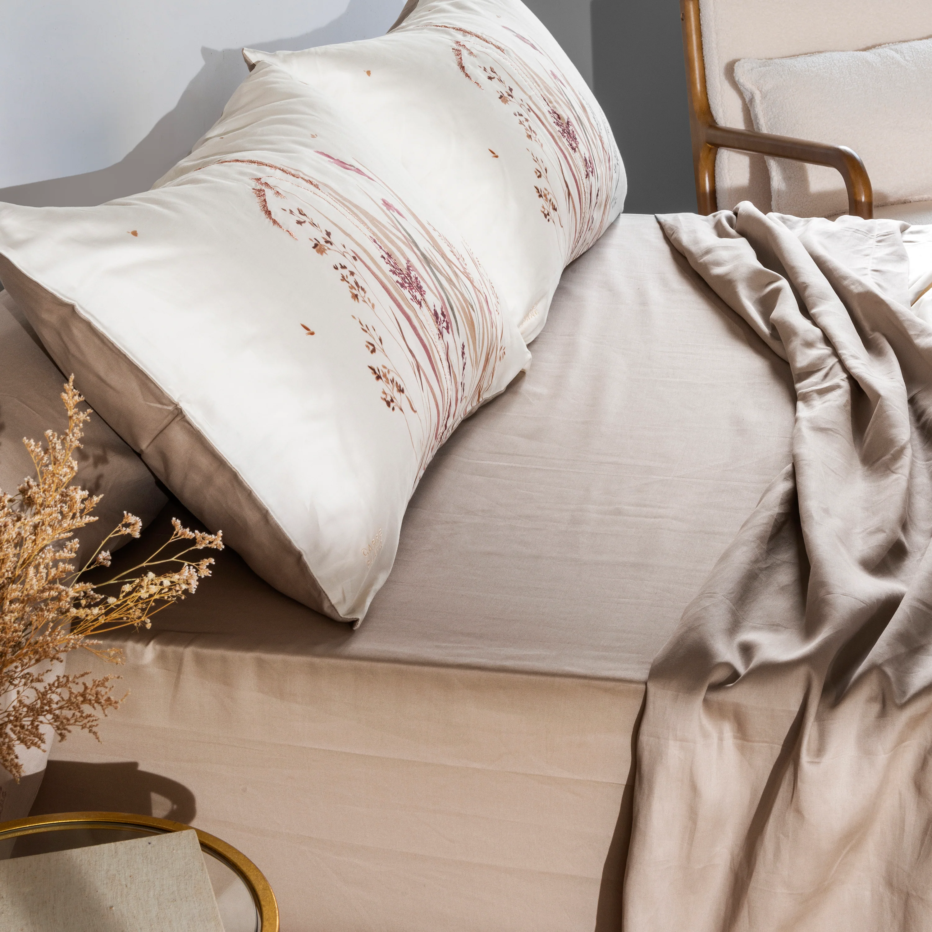 Aura Fitted Sheet - Image 2