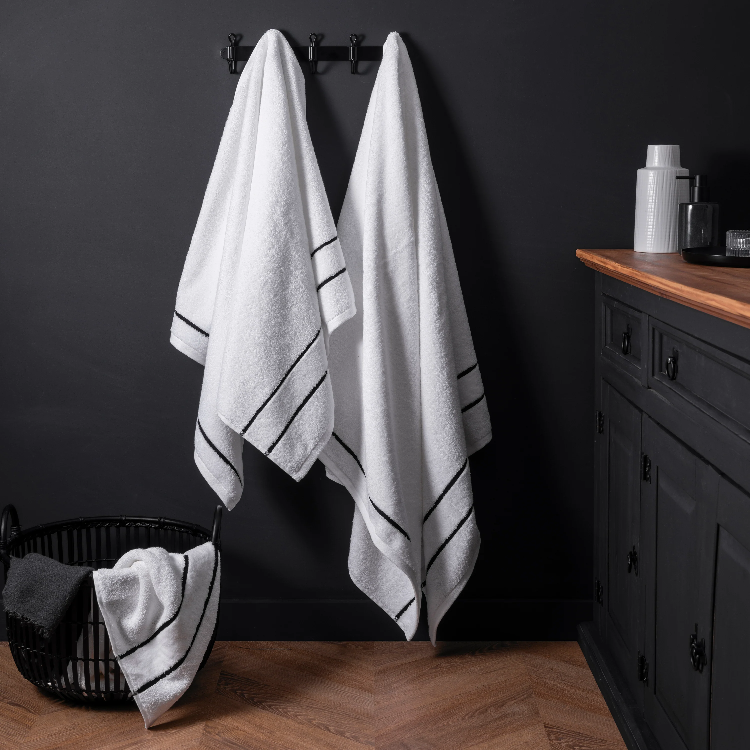 Danaide Cotton Bath Towel - White - Image 2
