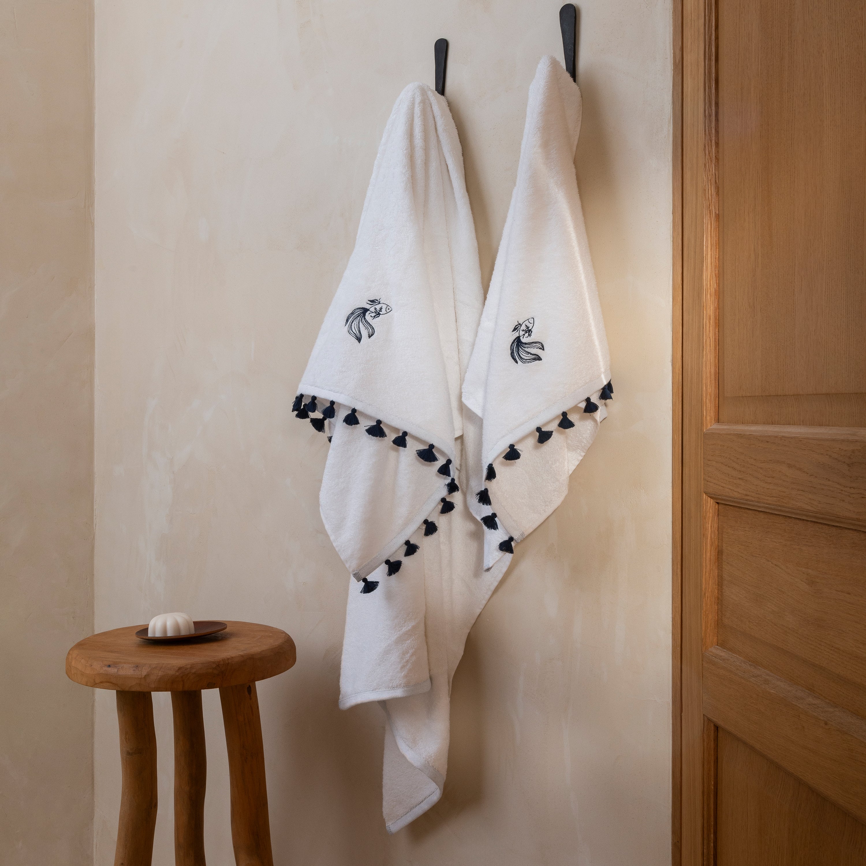 Demilune Cotton & Bamboo Viscose Bath Towel - White - Image 2