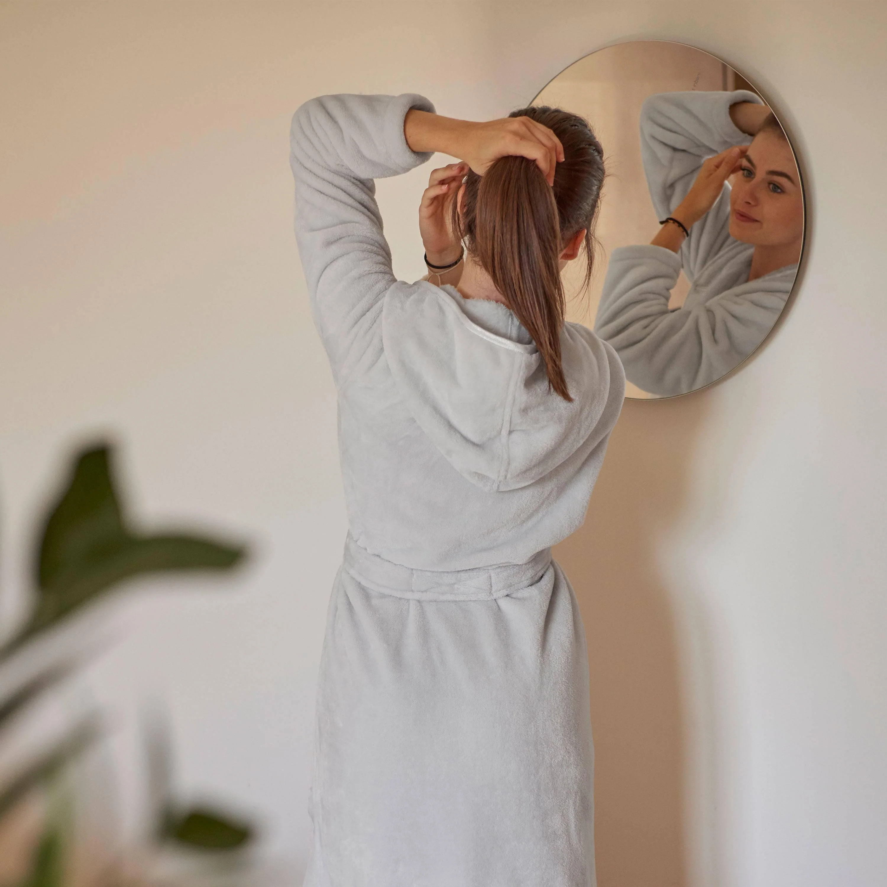 Elsa Hooded Fleece Dressing Gown - Grey - Image 4