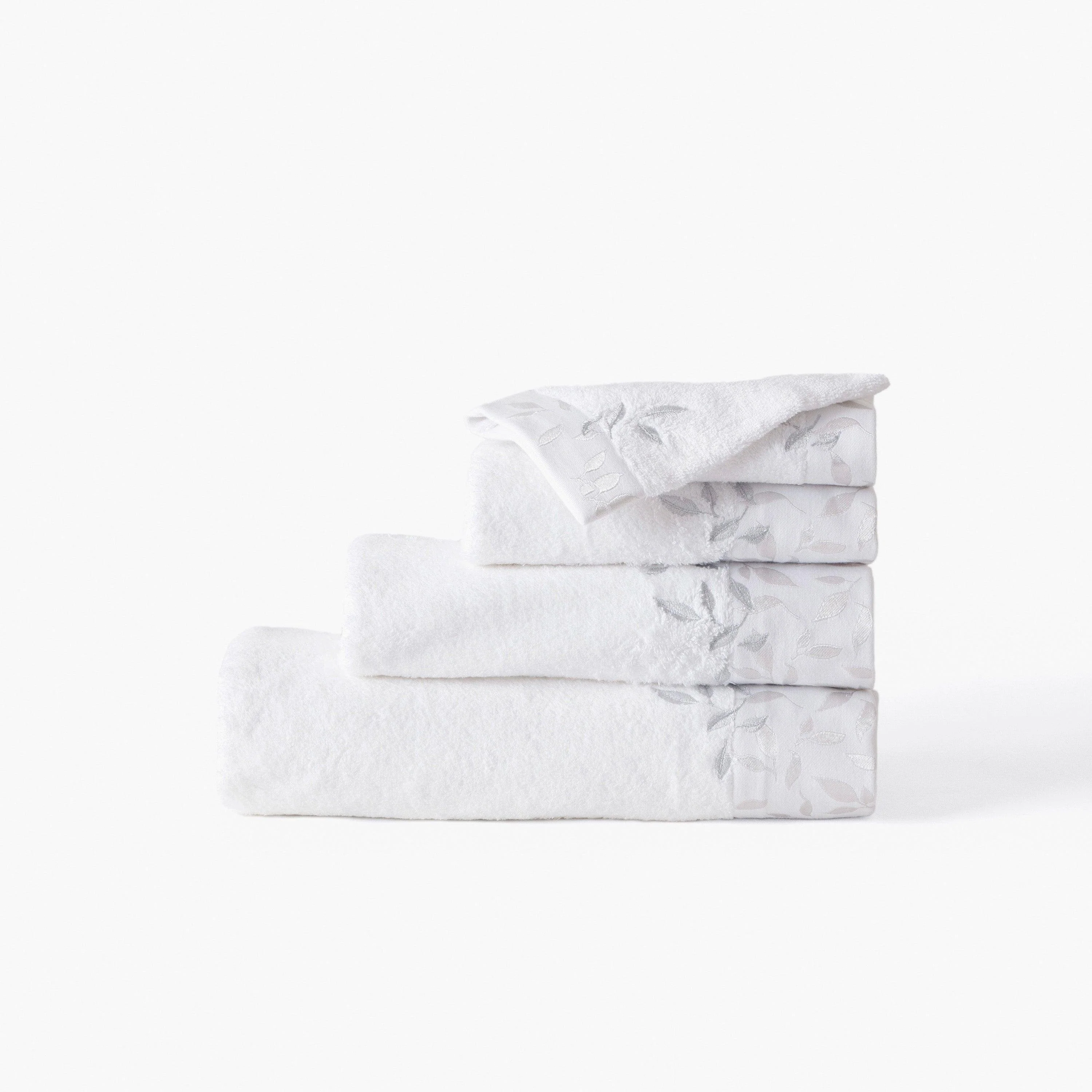 Equinoxe Bath Towel in Cotton and Bamboo Viscose - Image 3