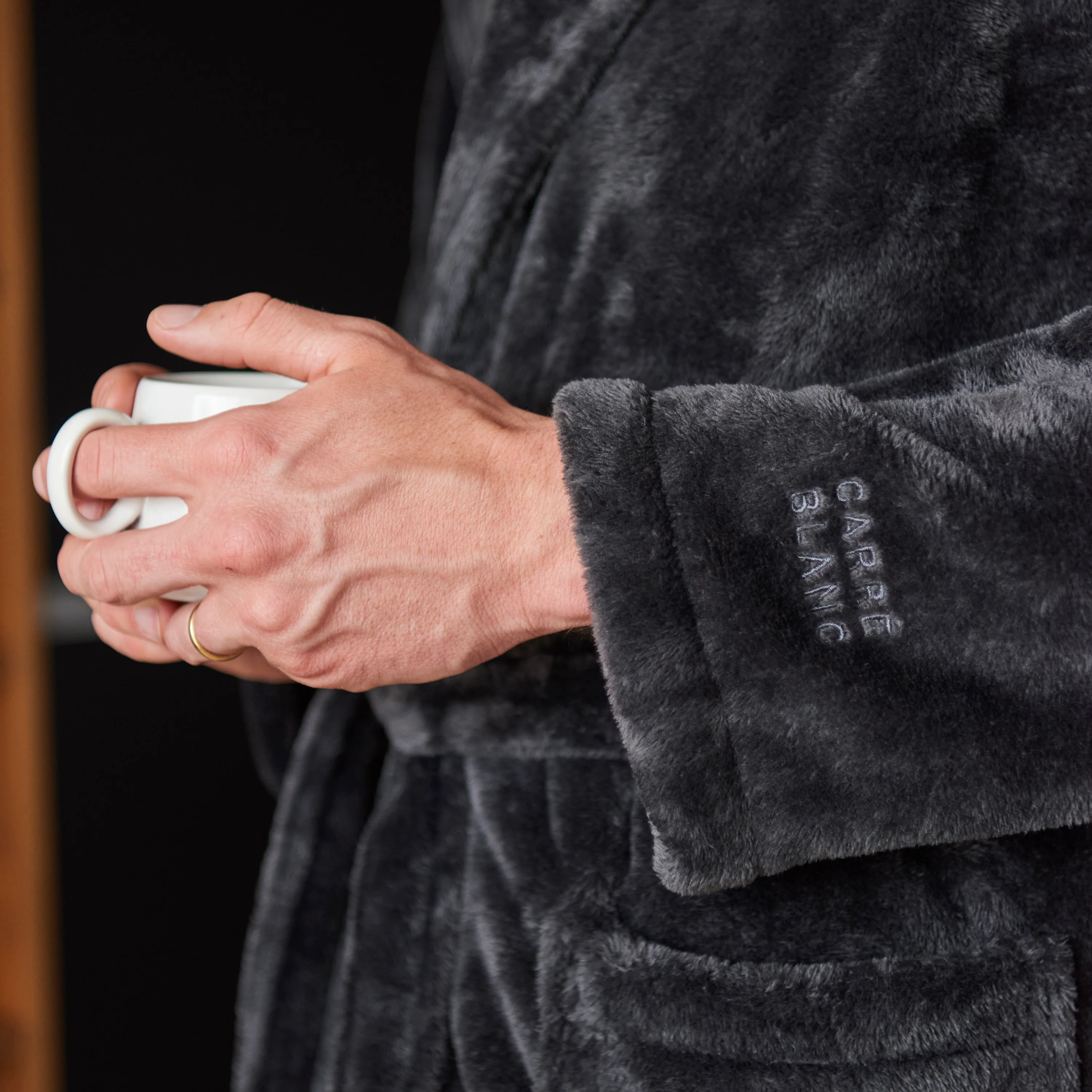 Gabriel Men's Fleece Dressing Gown - Carbon Grey - Image 4