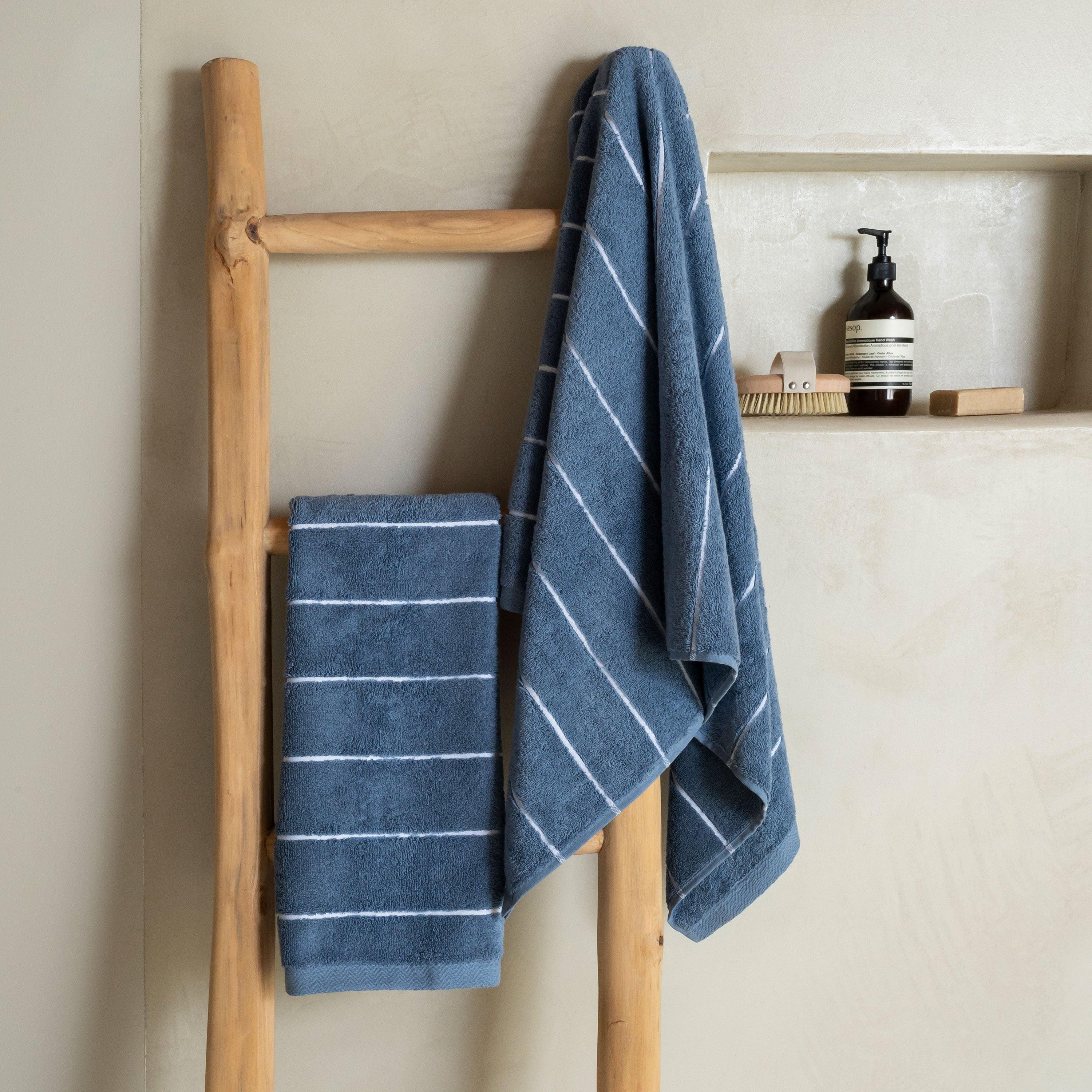 Hypnotic Cotton Bath Towel - Indigo - Image 3