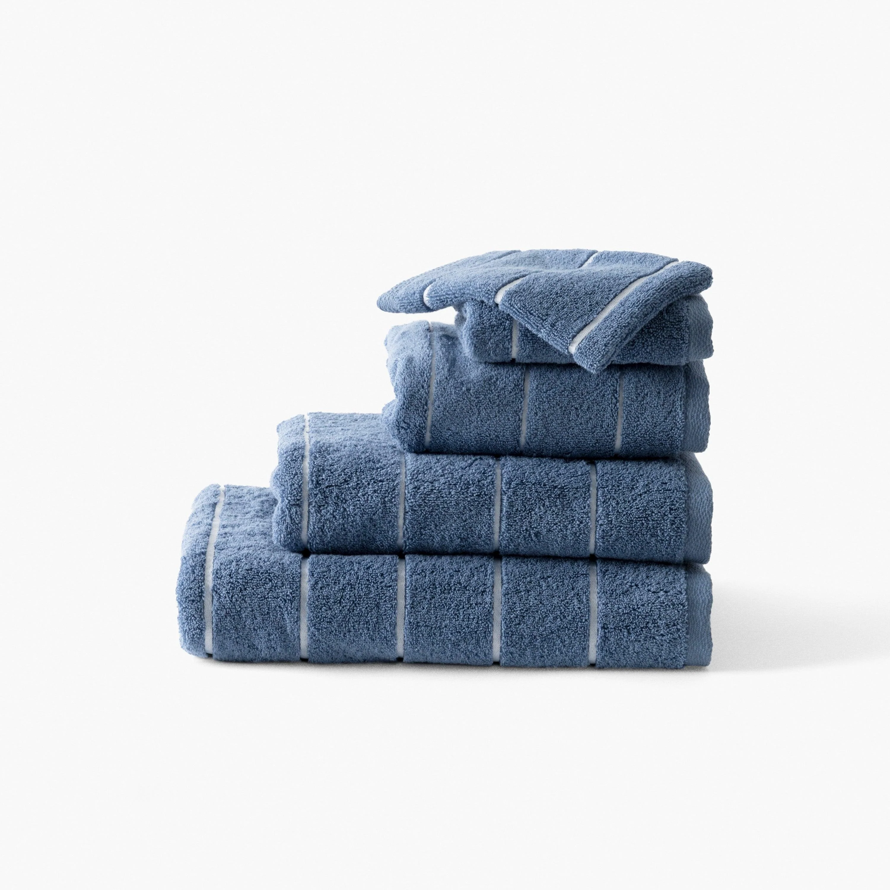 Hypnotic Cotton Bath Towel - Indigo - Image 7