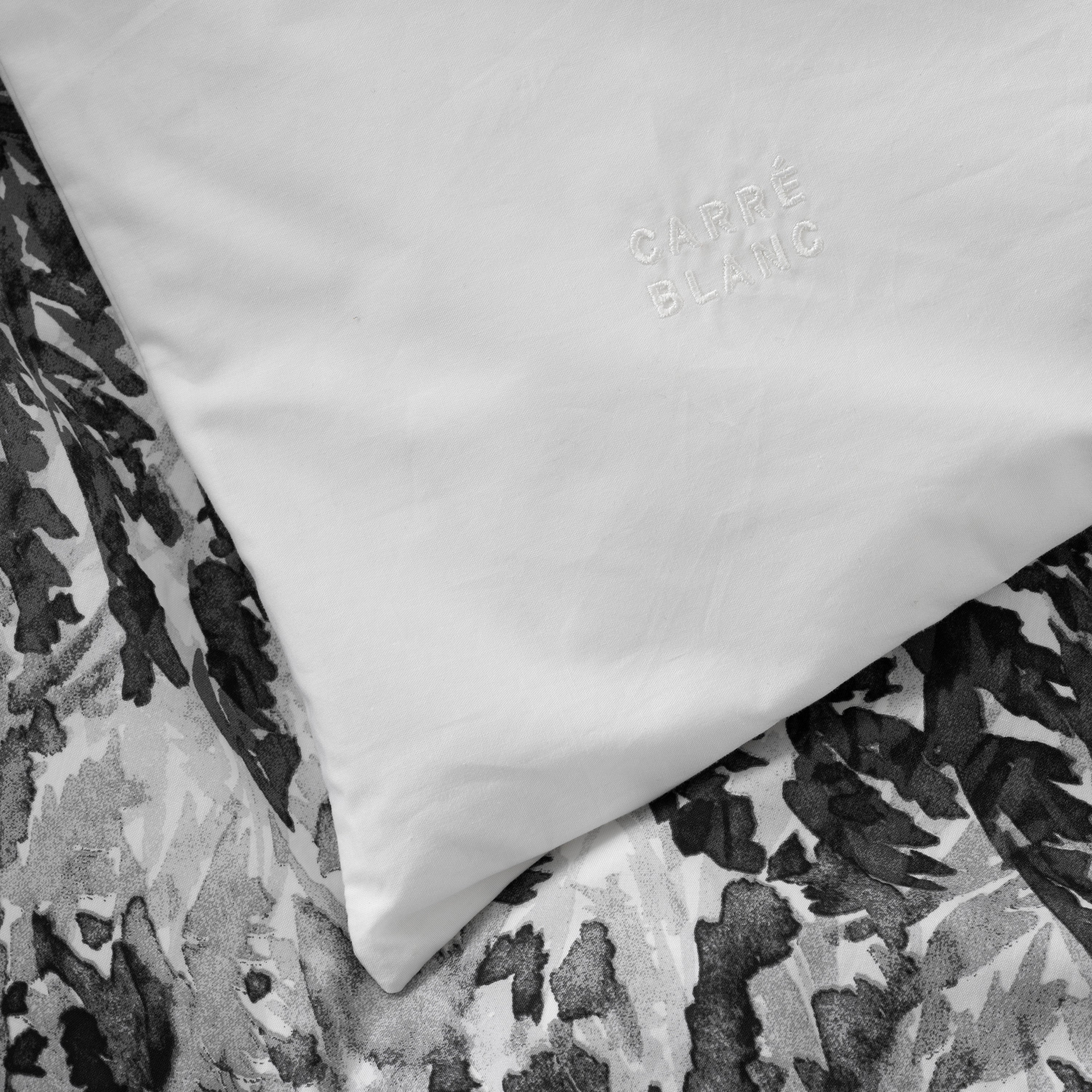 Ietulou Duvet Cover - Image 5