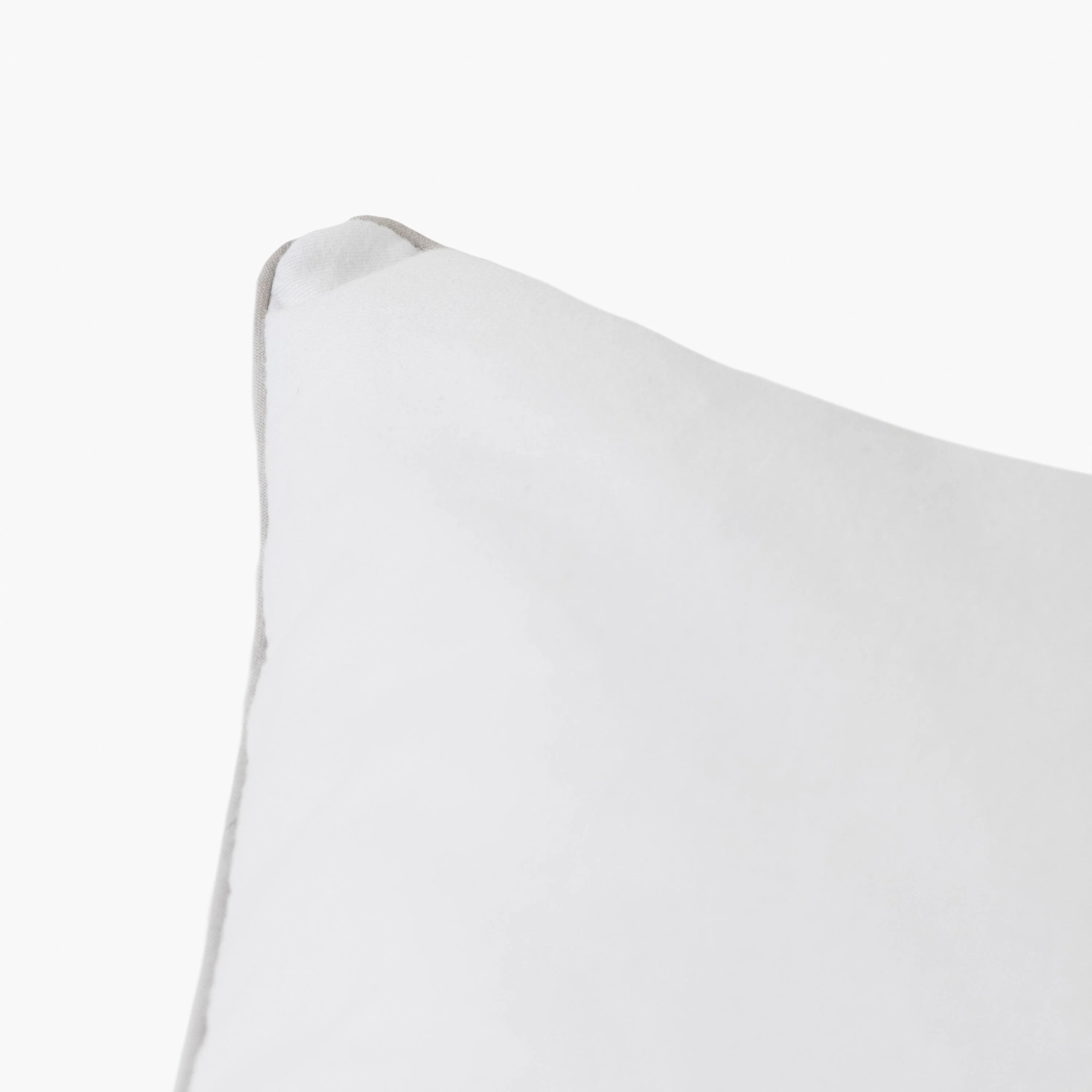 Kilim Semi-Firm Down And Microfibre Rectangular Pillow - White - Image 2