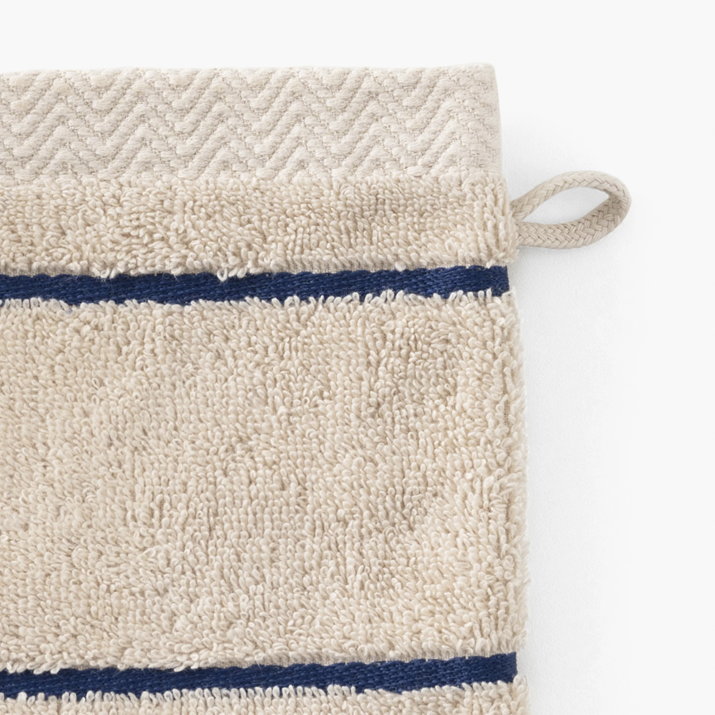 Naoussa Cotton Bath Glove - Chalk - Image 4