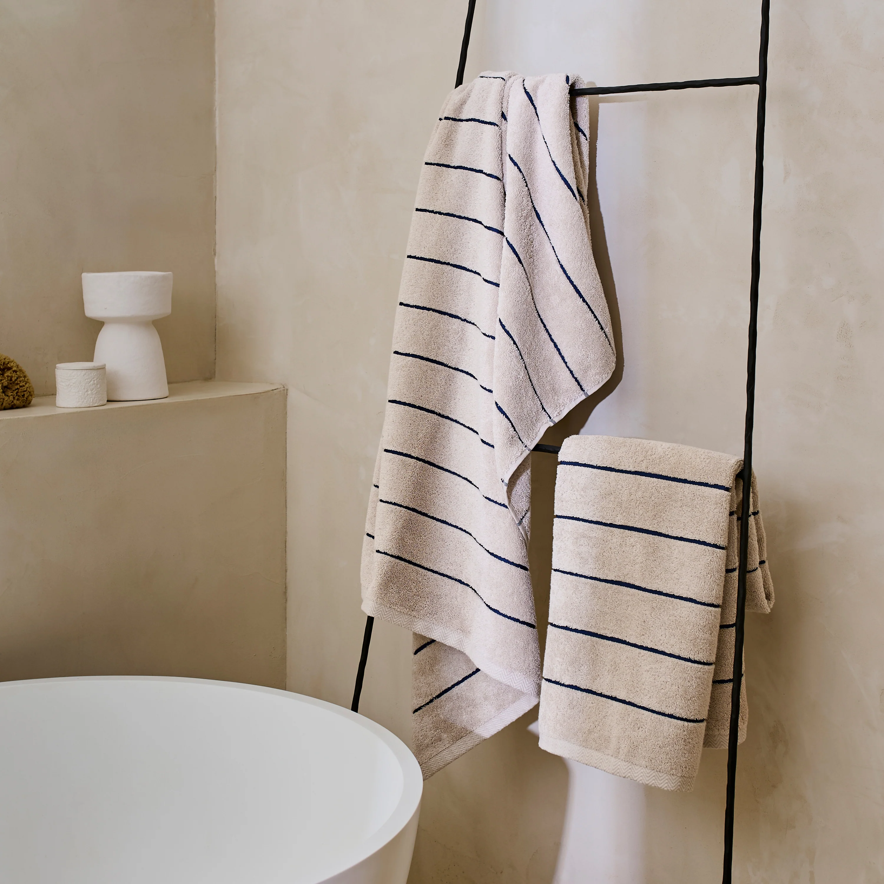 Naoussa Cotton Bath Towel - Chalk - Image 5