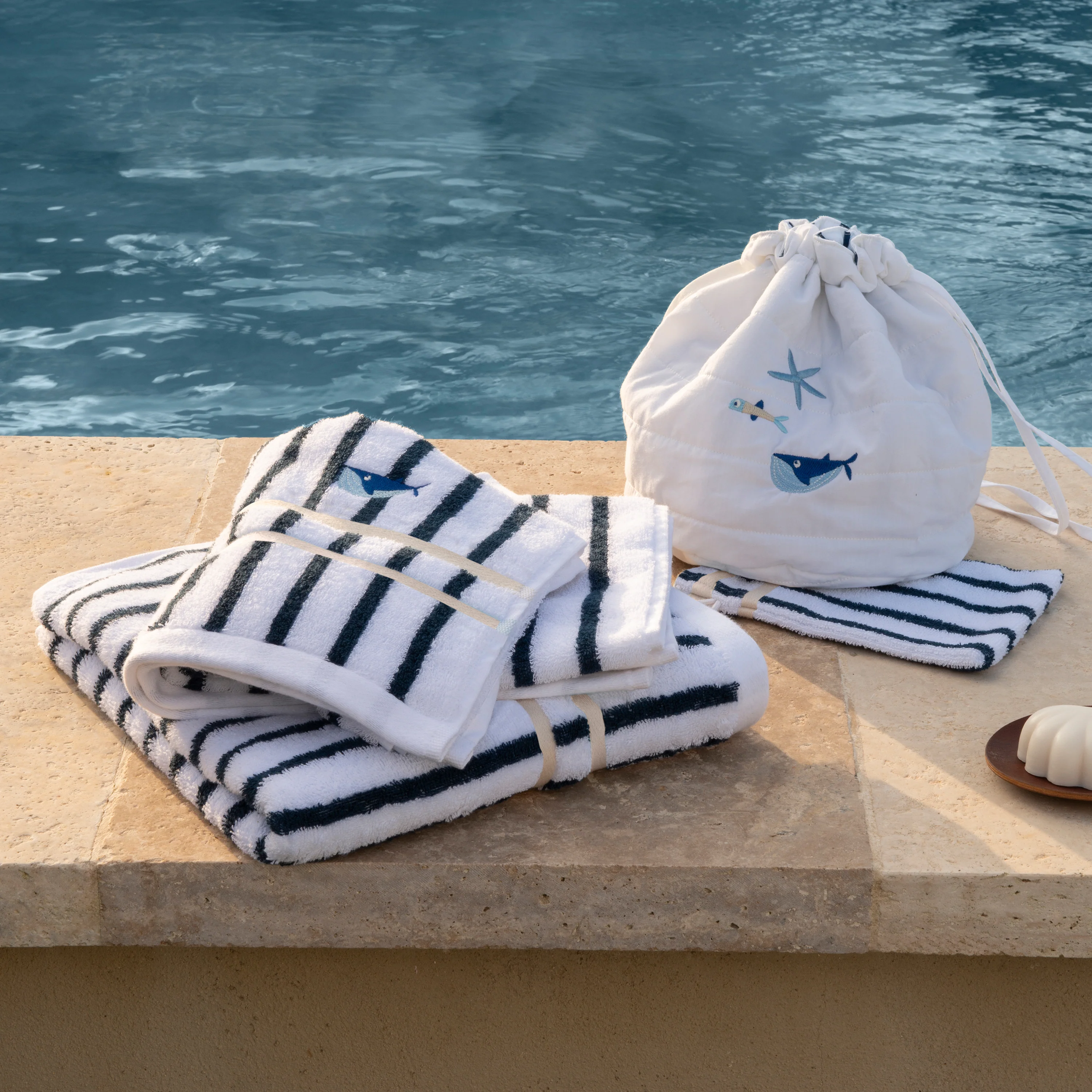 O Douce Quilted Nomad Basket - White - Image 3