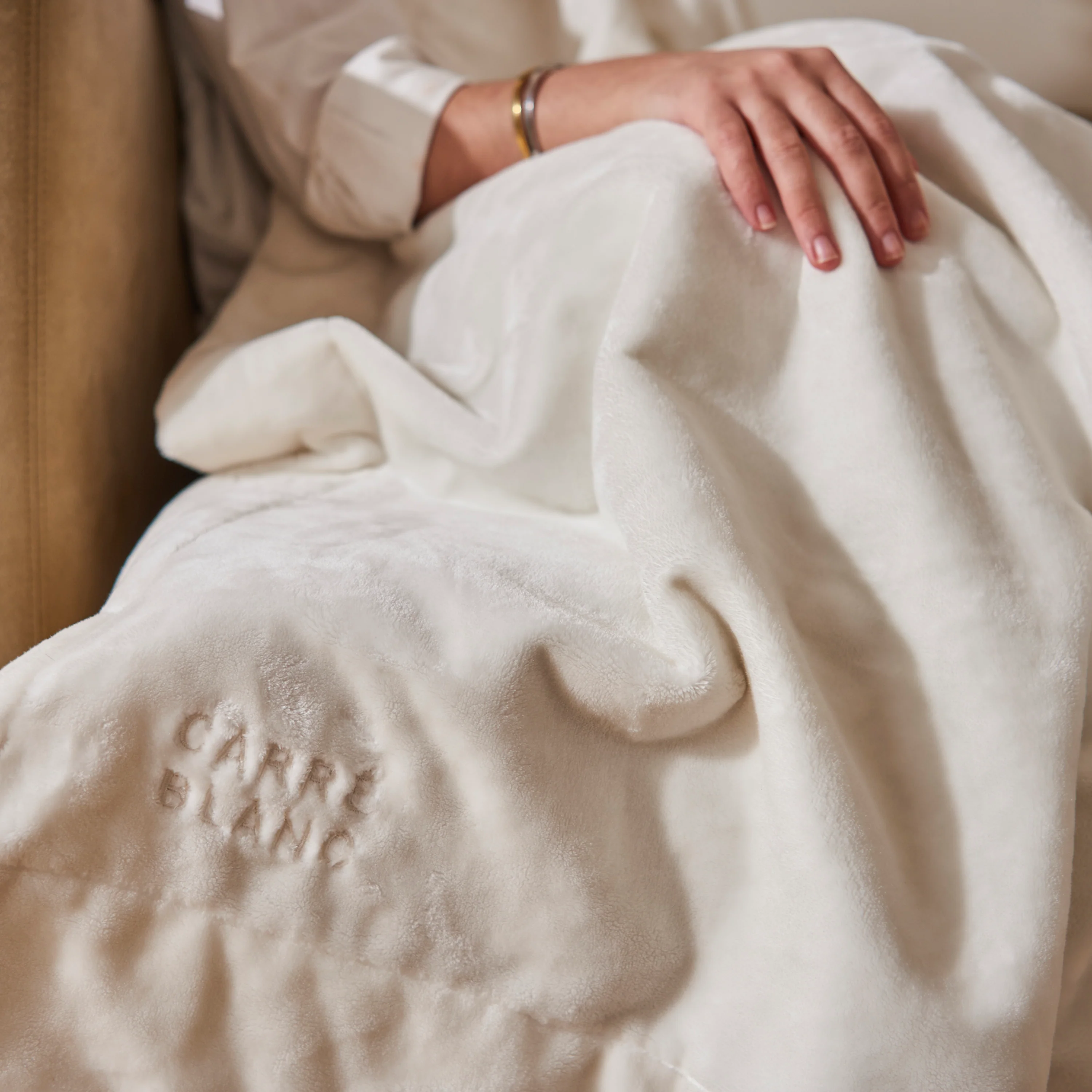Oslo Polar Fleece Blanket - Ivory - Image 2