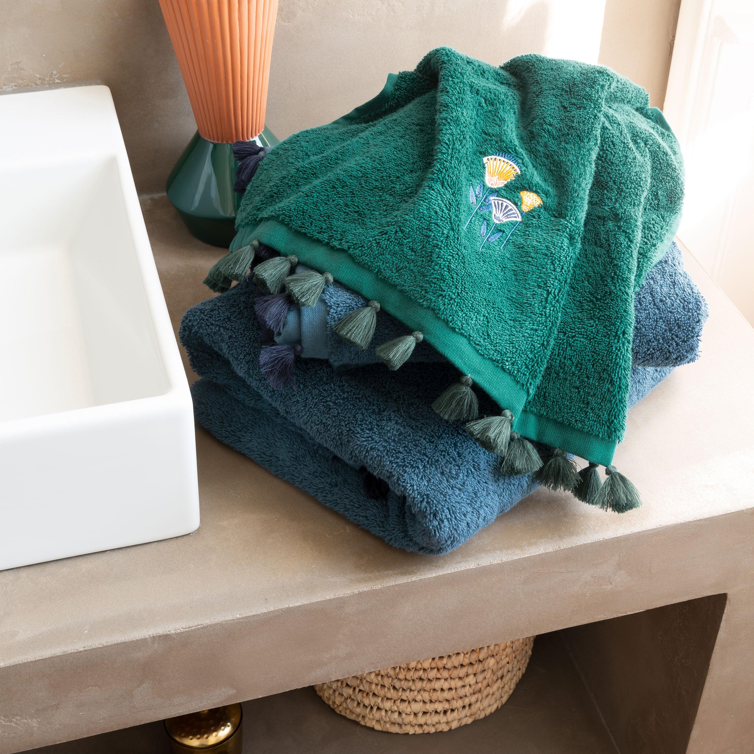 Papyrus Emerald Cotton Bath Towel - Image 6