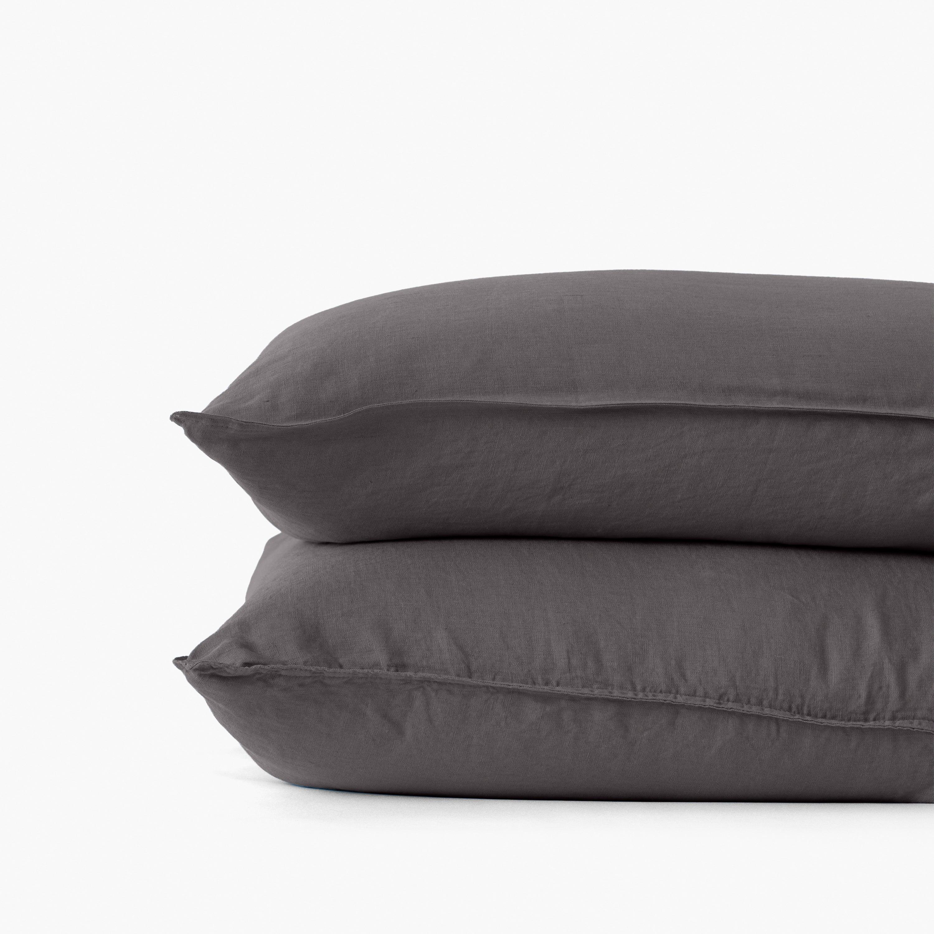 Songe Rectangular Washed Linen Pillowcase - Charcoal - Image 4
