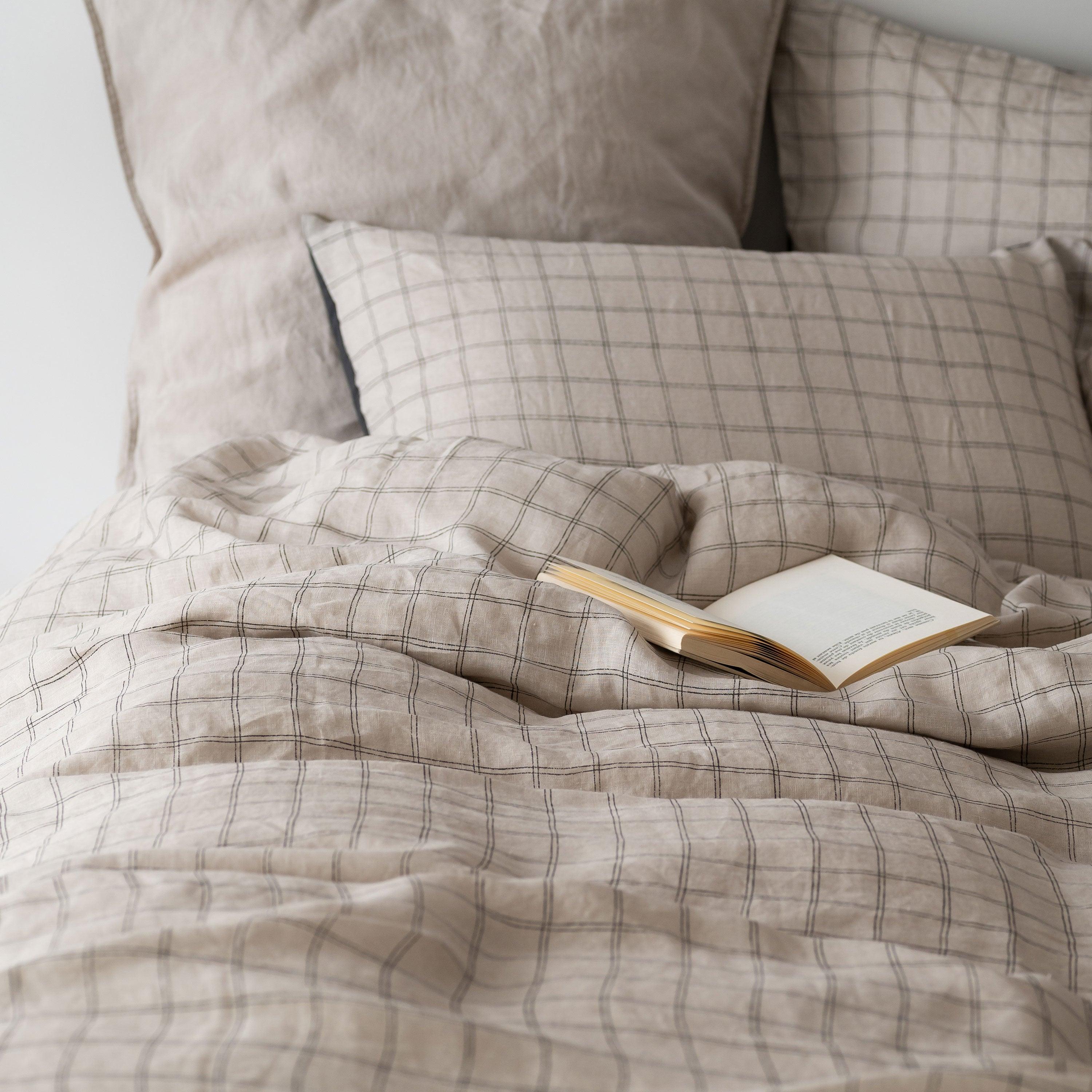 Songe Rectangular Washed Linen Pillowcase - Charcoal Tiles - Image 3