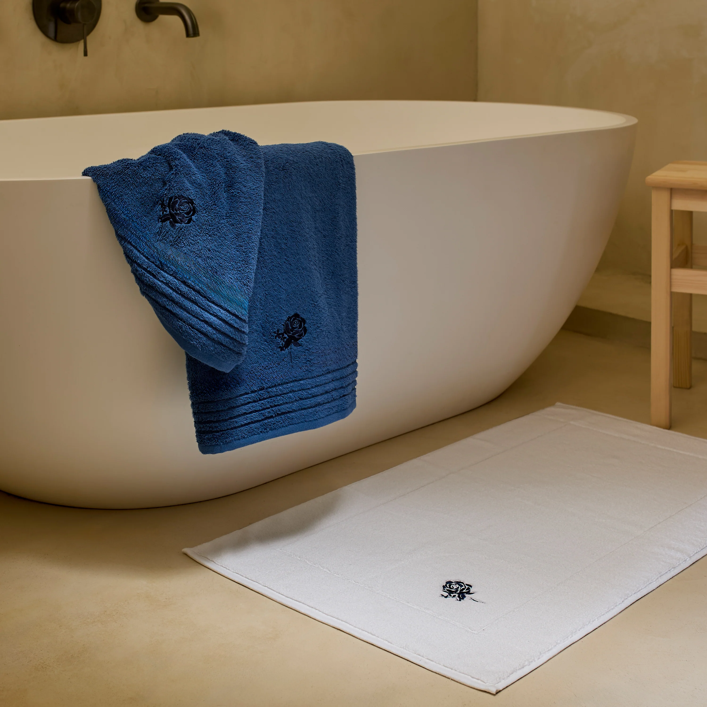 Rosablue Cotton Bath Mat - White - Image 2