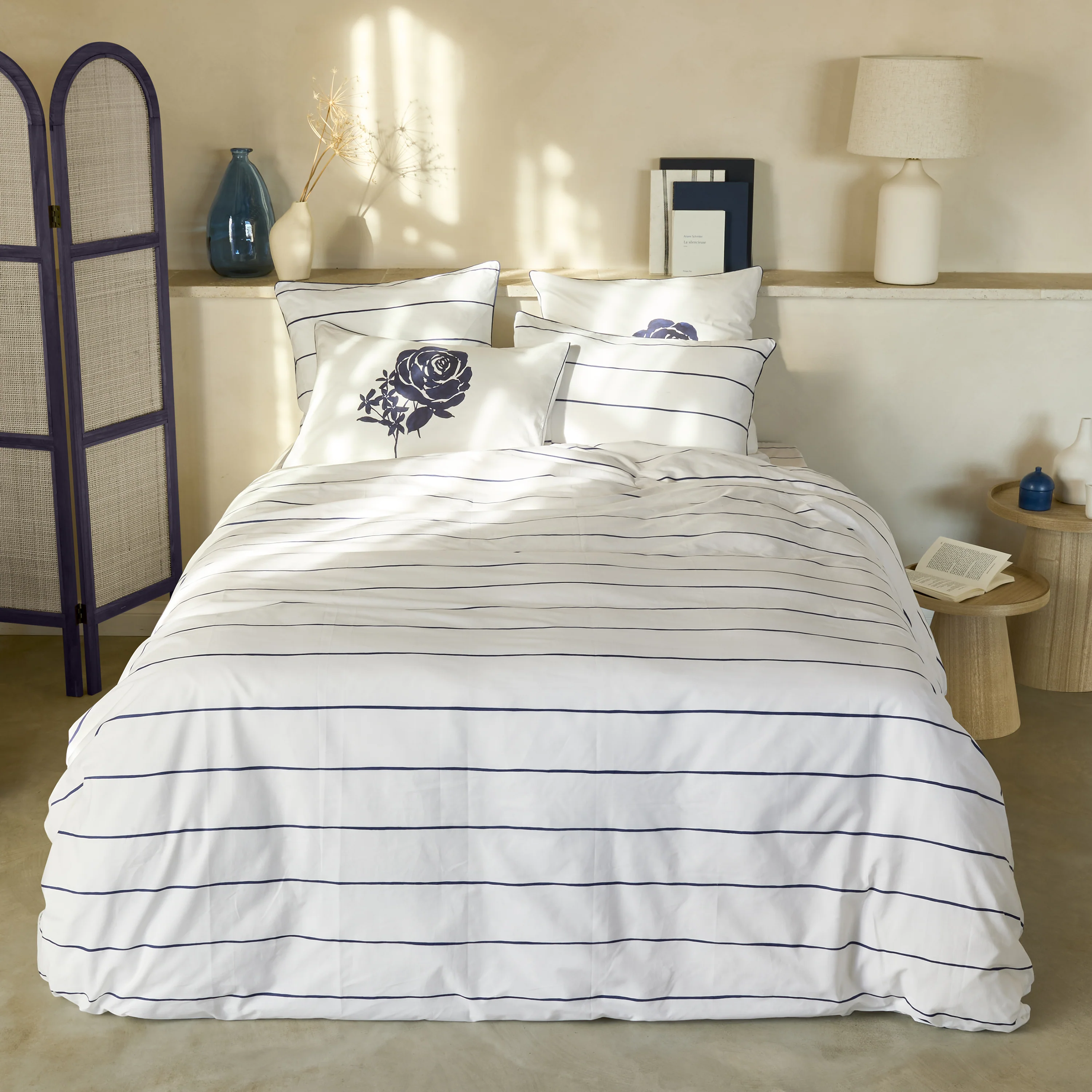 Rosablue Reversible Cotton Duvet Cover - White - Image 2