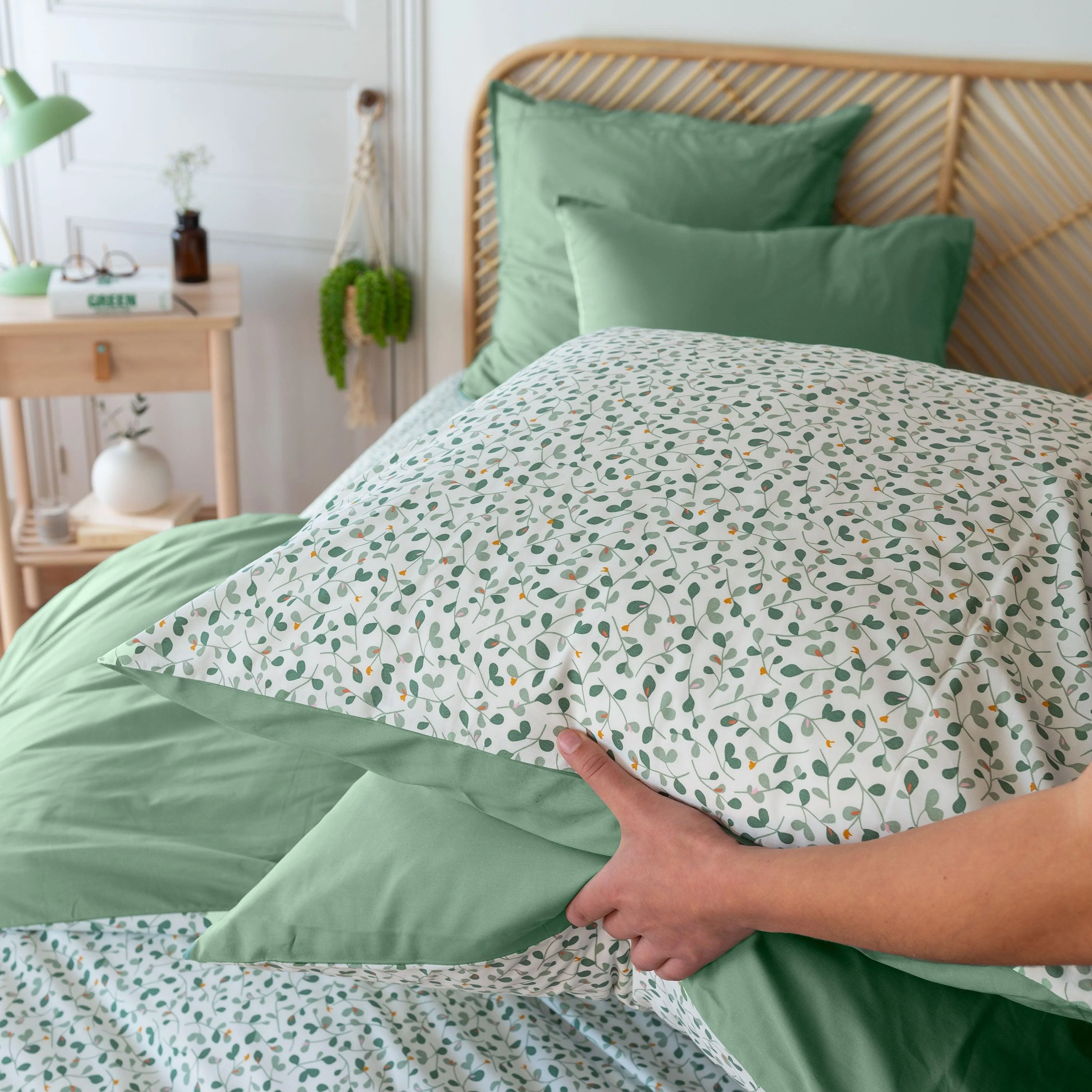 Neo Square Cotton Percale Pillowcase - Thyme Vegetal - Image 3
