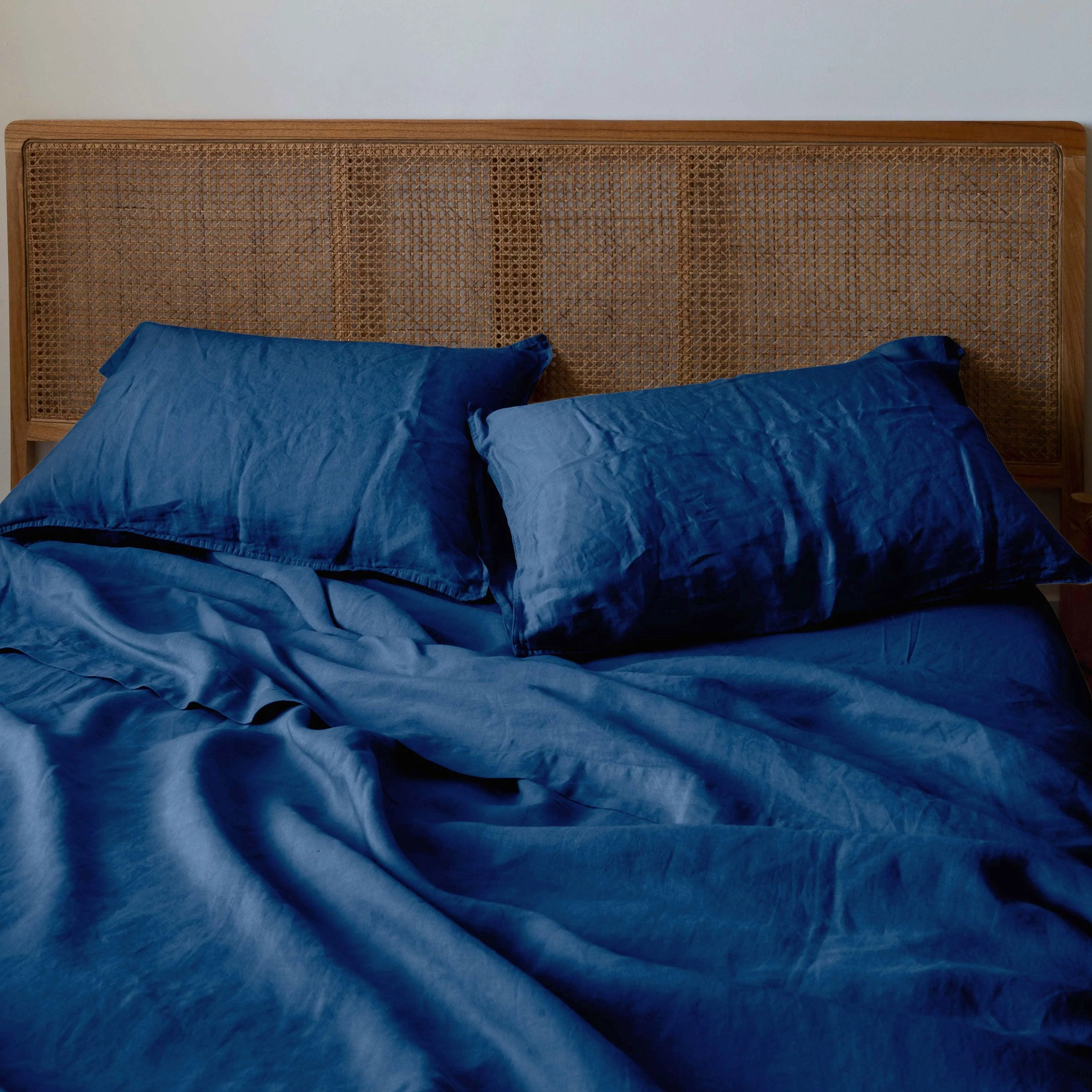 Songe Square Linen Pillowcase - Ink - Image 2