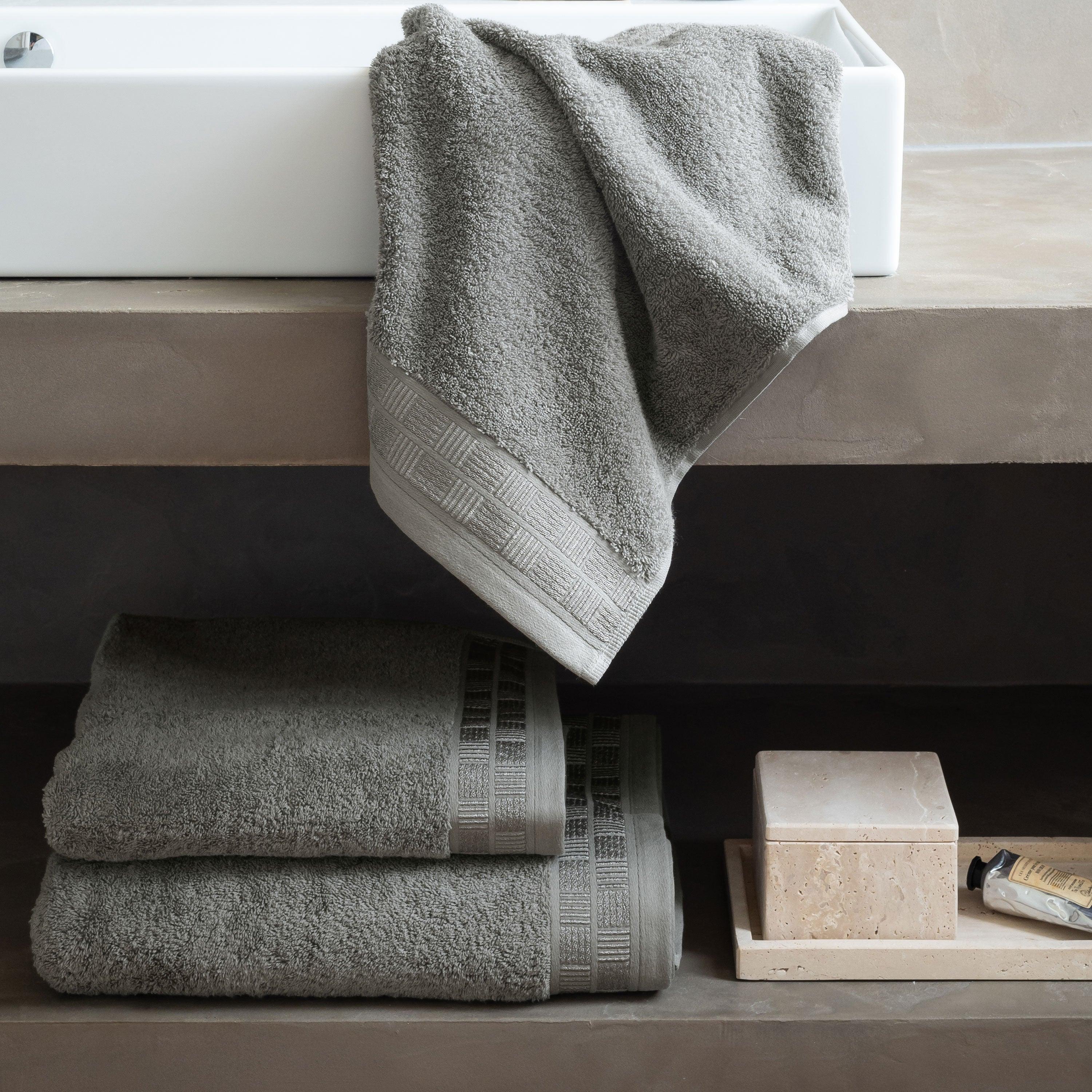 Titane Cotton Bath Towel - Image 7